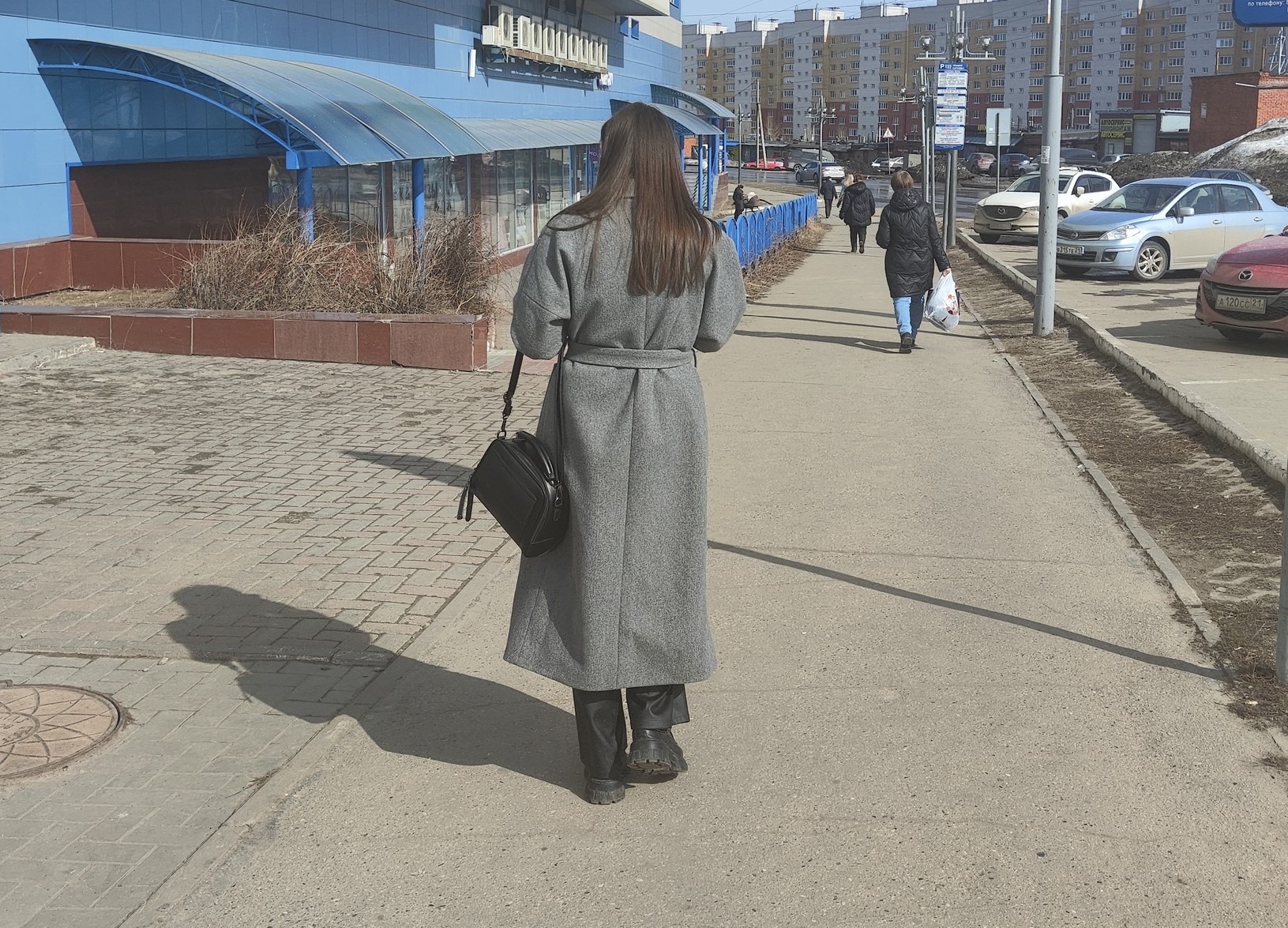 Почти 3 миллиона рублей потеряла 20-летняя нижегородка, пытаясь стать биржевым брокером