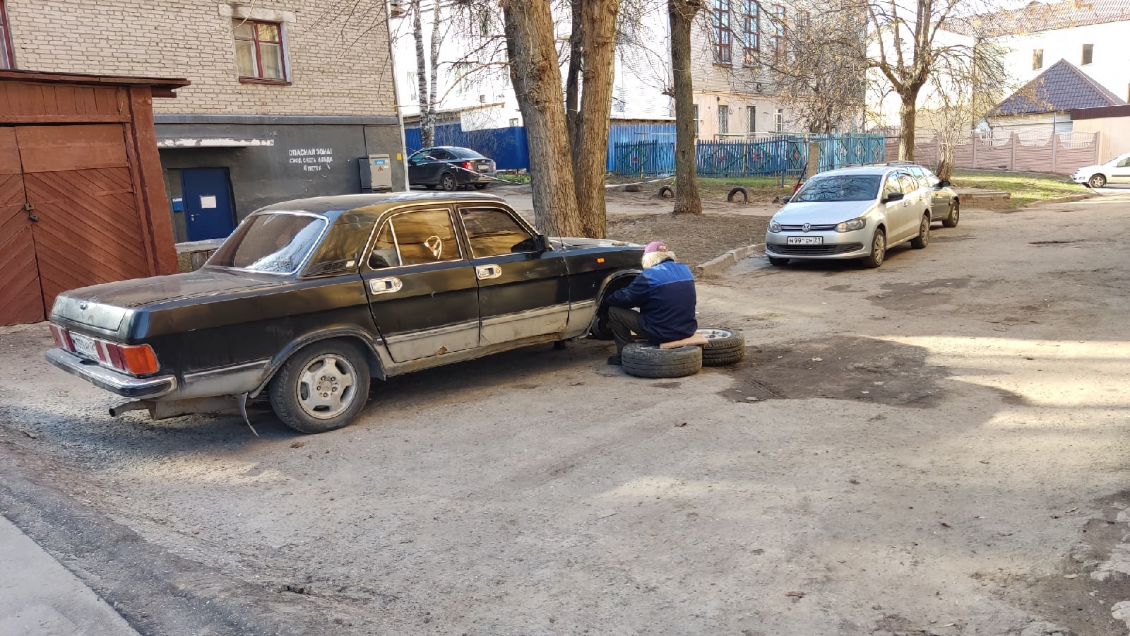 Районы Нижнего Новгорода начали очищать от старых авто