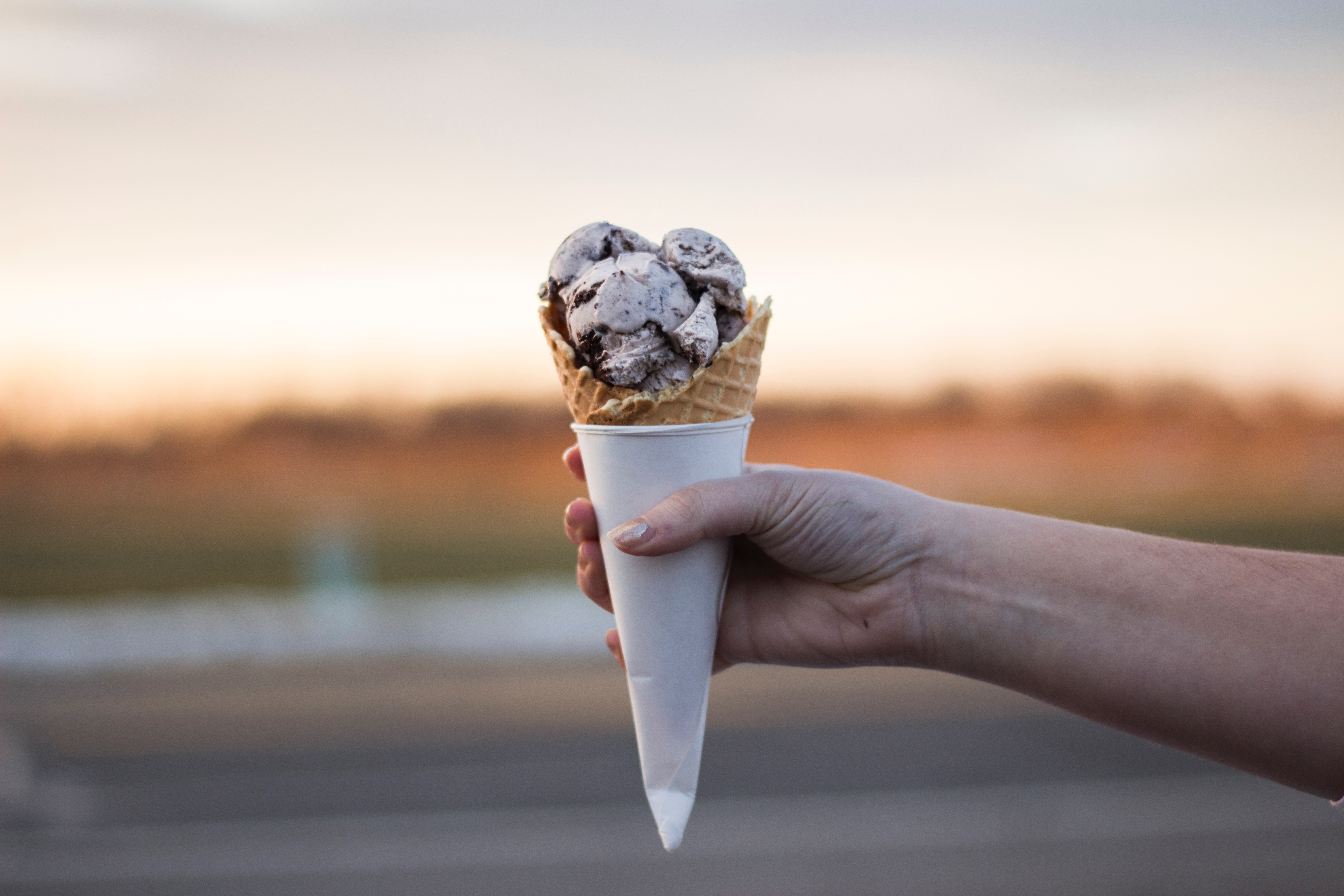 Диетолог раскрыла секрет: как правильно есть мороженое, чтобы не навредить здоровью?