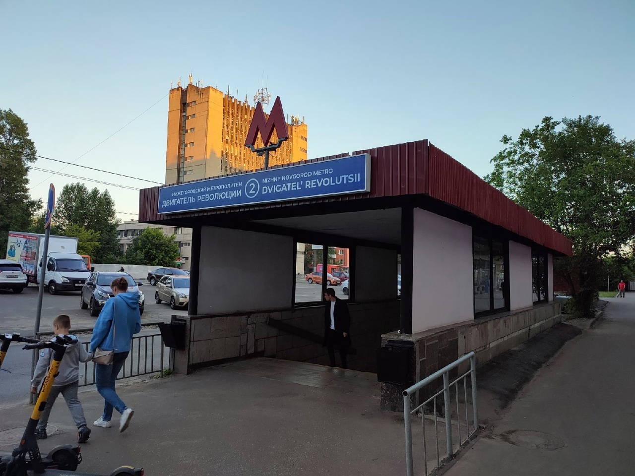 Над сходами к станциям метро в Нижнем Новгороде установят еще три навеса