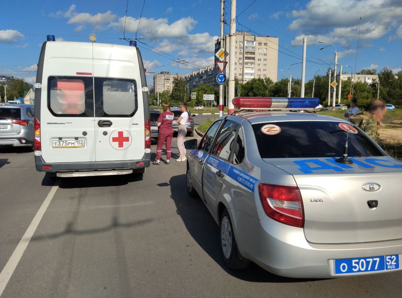 Две легковушки столкнулись накануне в Дзержинске: пострадал ребенок
