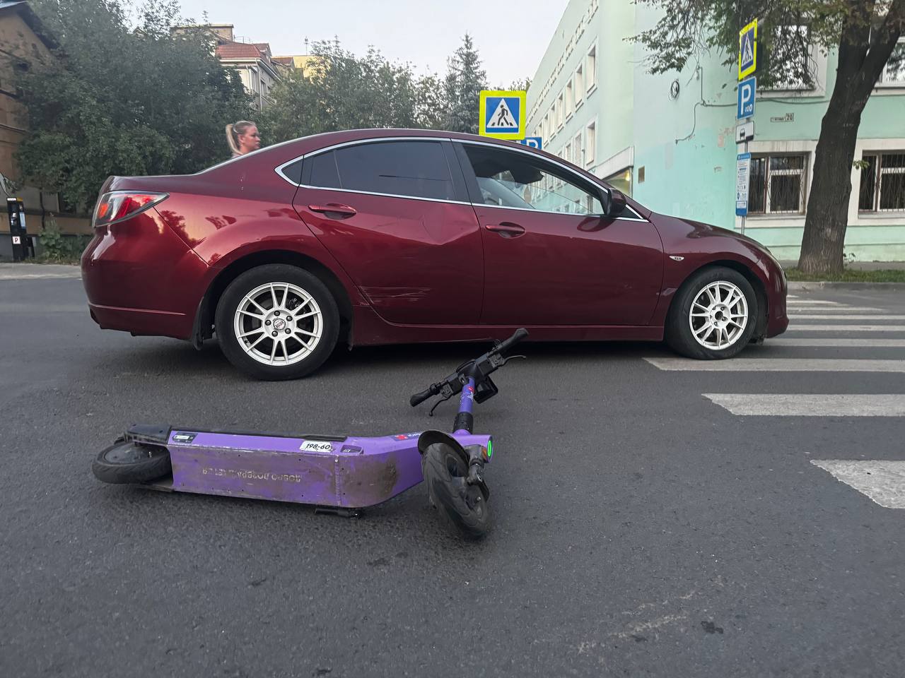 Легковушка сбила троих подростков на одном самокате в Нижнем Новгороде
