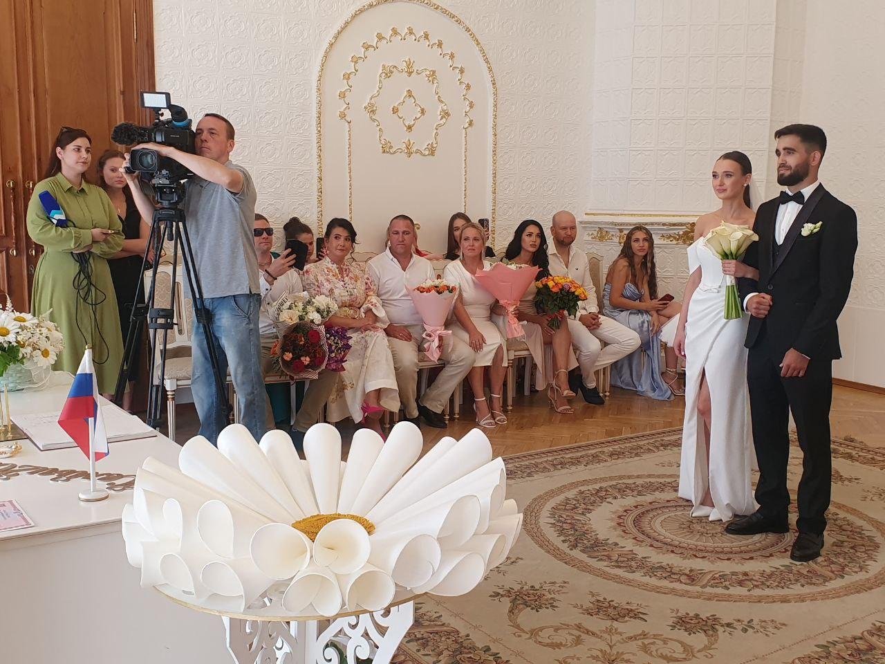 Нижегородские пары массово вступали в брак в День семьи, любви и верности