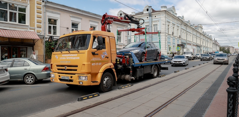 В Нижнем Новгороде объявили войну нарушителям правил парковки: авто увозят прямо со стоянок