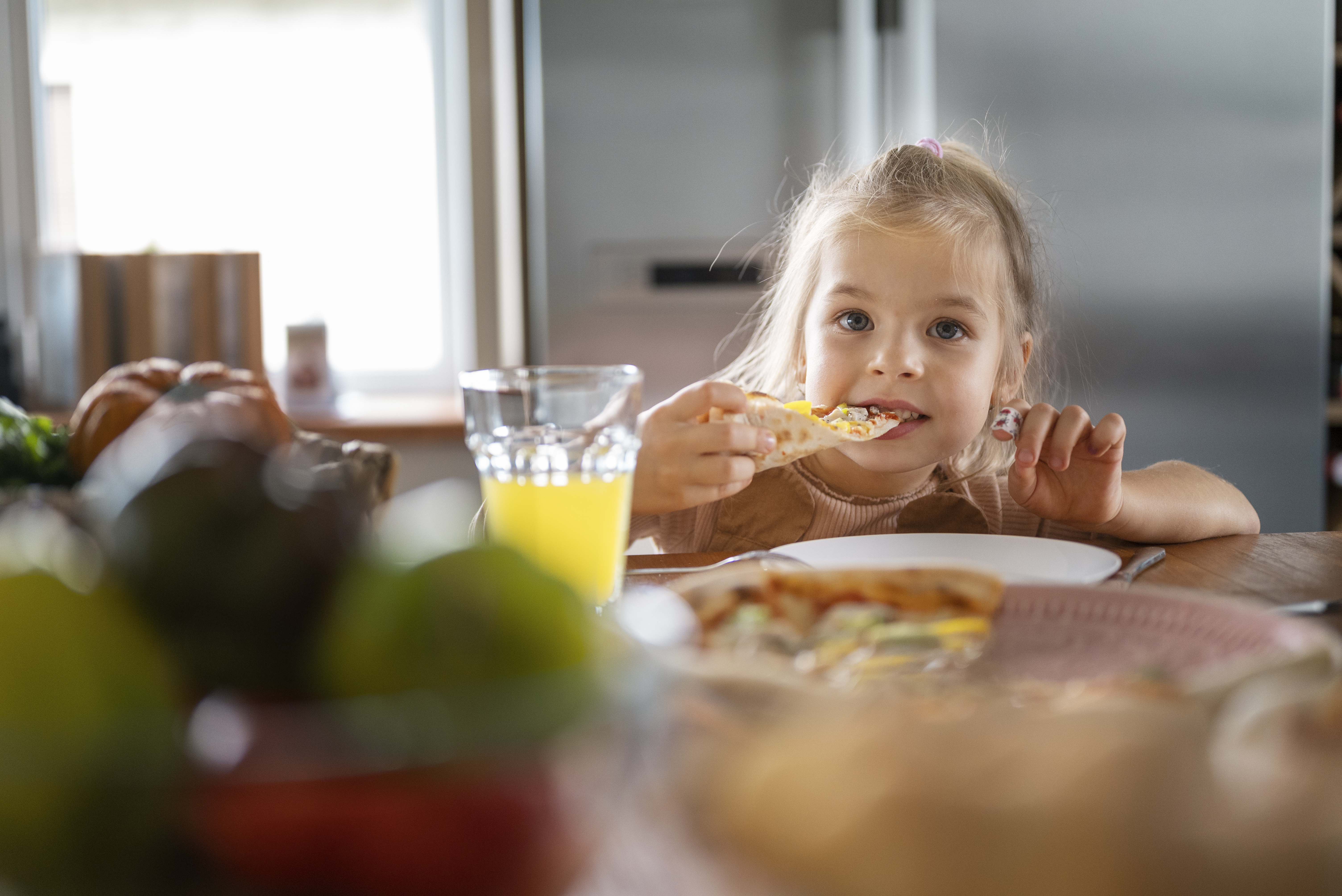 Путь к диабету и ожирению: 5 вредных продуктов, которыми мы часто кормим детей