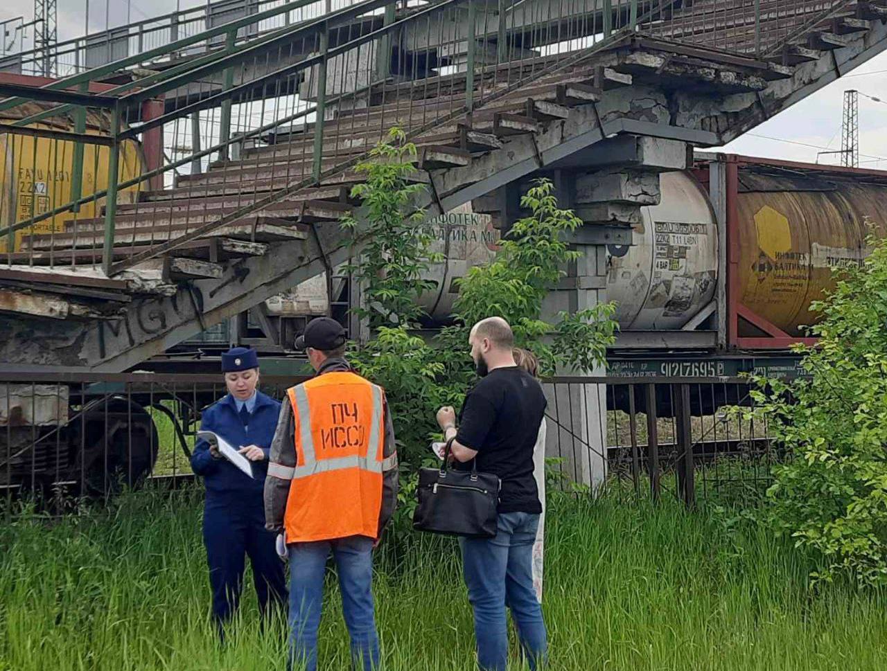Владельца опасного пешеходного моста в Нижегородской области наказали и заставили его ремонтировать