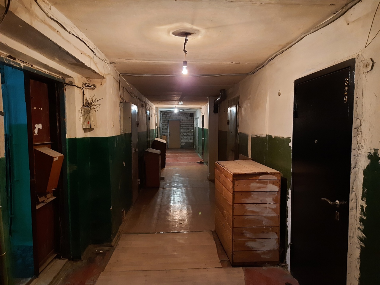 В одном из нижегородских общежитий нашли тело мужчины с изрезанной грудной клеткой