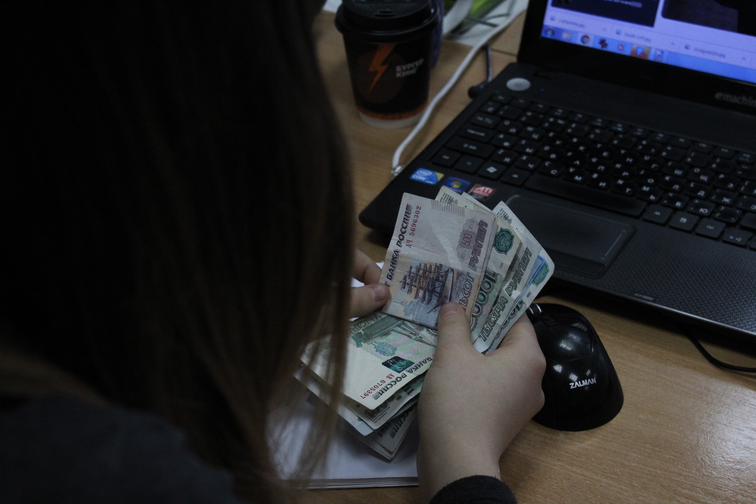Срочно проверьте кошельки: ваши 1000 и 5000 рублей могут стать фантиками с 1 августа