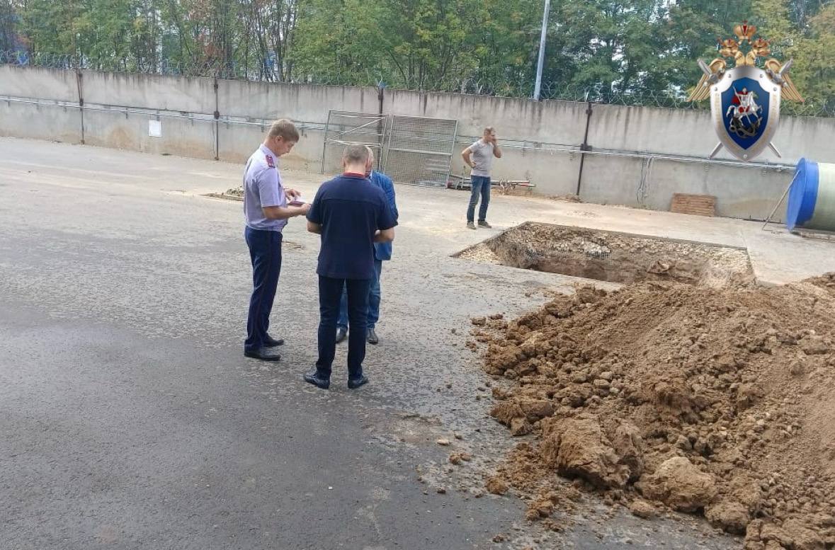 В Нижнем Новгороде расследуют случай на стройке: рабочего засыпало землей