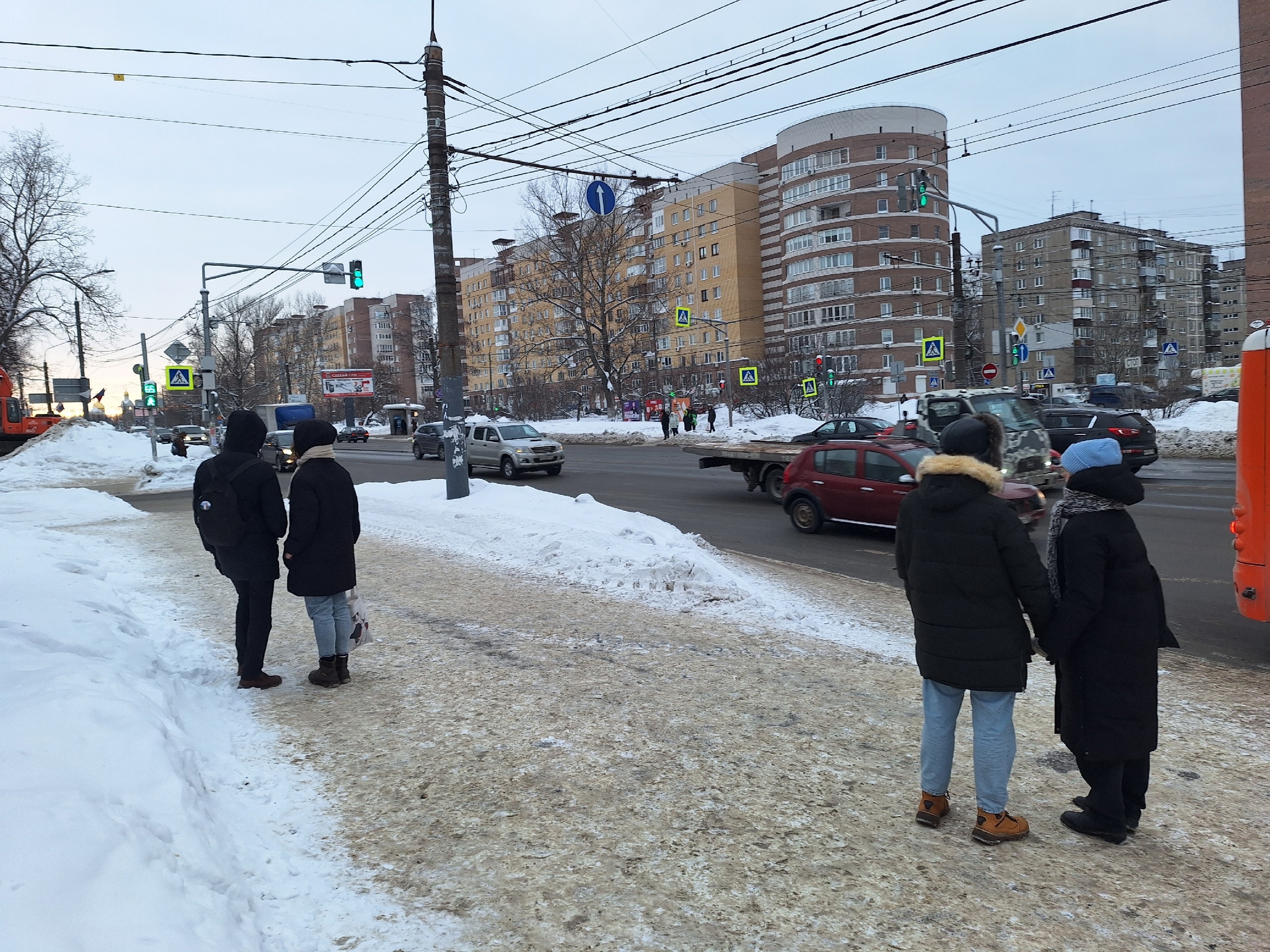 Лысеющая молодёжь и ДТП в Нижнем Новгороде: главные новости за 20 января