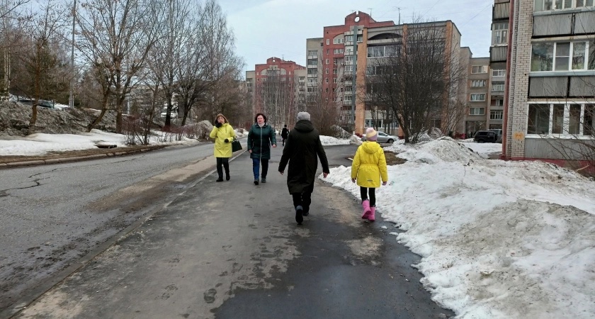 Весенние каникулы в школах перенесли: озвучены новые даты — родители в недоумении