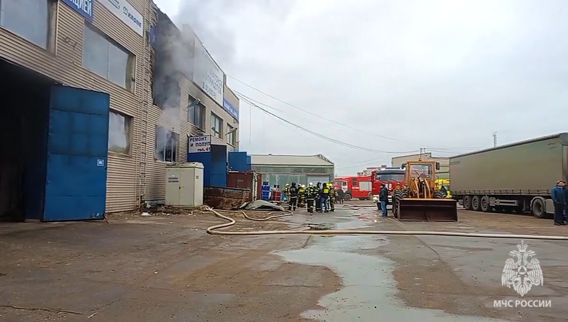 В Сормово загорелось производственное здание на 100 квадратов