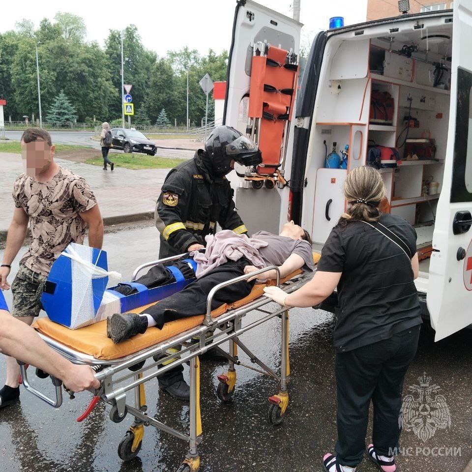 В Нижнем Новгороде столкновение легковушки и самоката закончилось травмами и вызывом скорой
