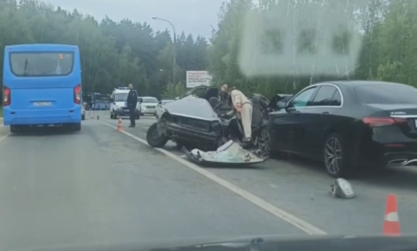 водитель не справился с управлением, выехал на встречку
