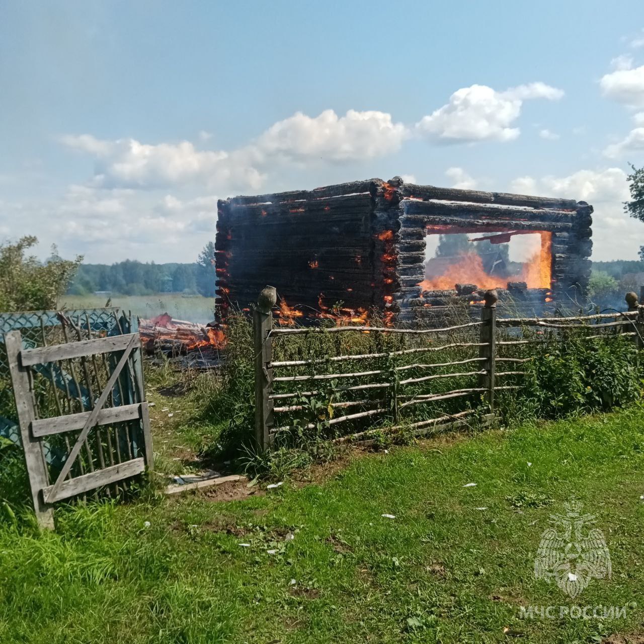 под обломками нашли тело