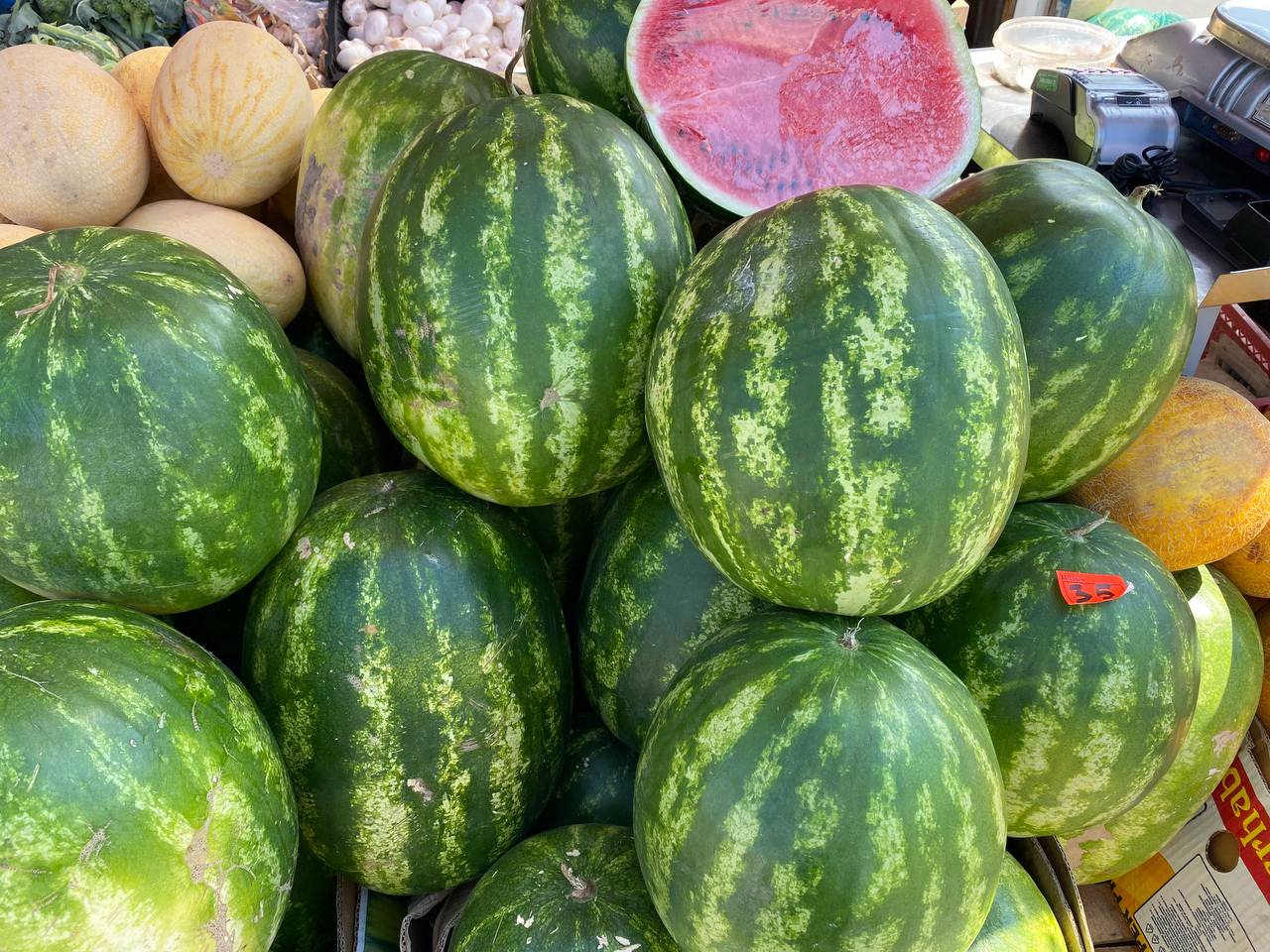 Спелый арбуз без гаданий: продавцы назвали главный признак самого сладкого и сочного арбуза