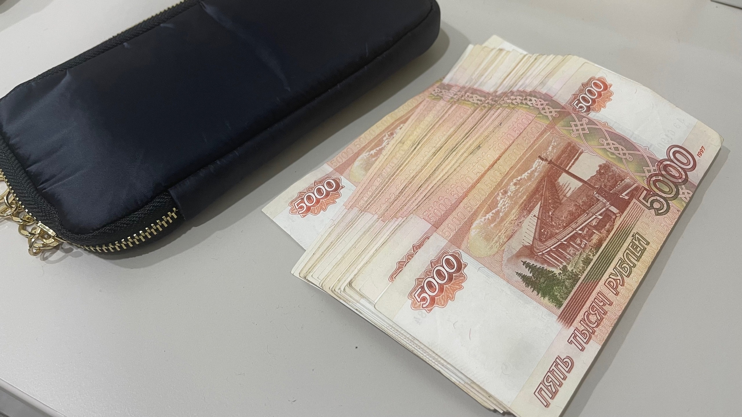 Зарплаты выше 200 тысяч: кем работать, чтобы зарабатывать больше всех в 2025 году