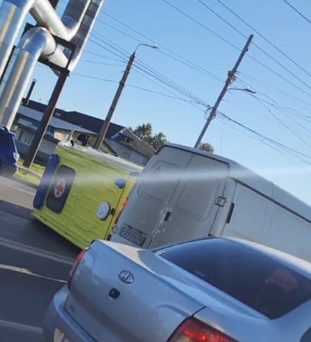 В Сормовском районе перевернулась машина скорой помощи и перекрыла движение