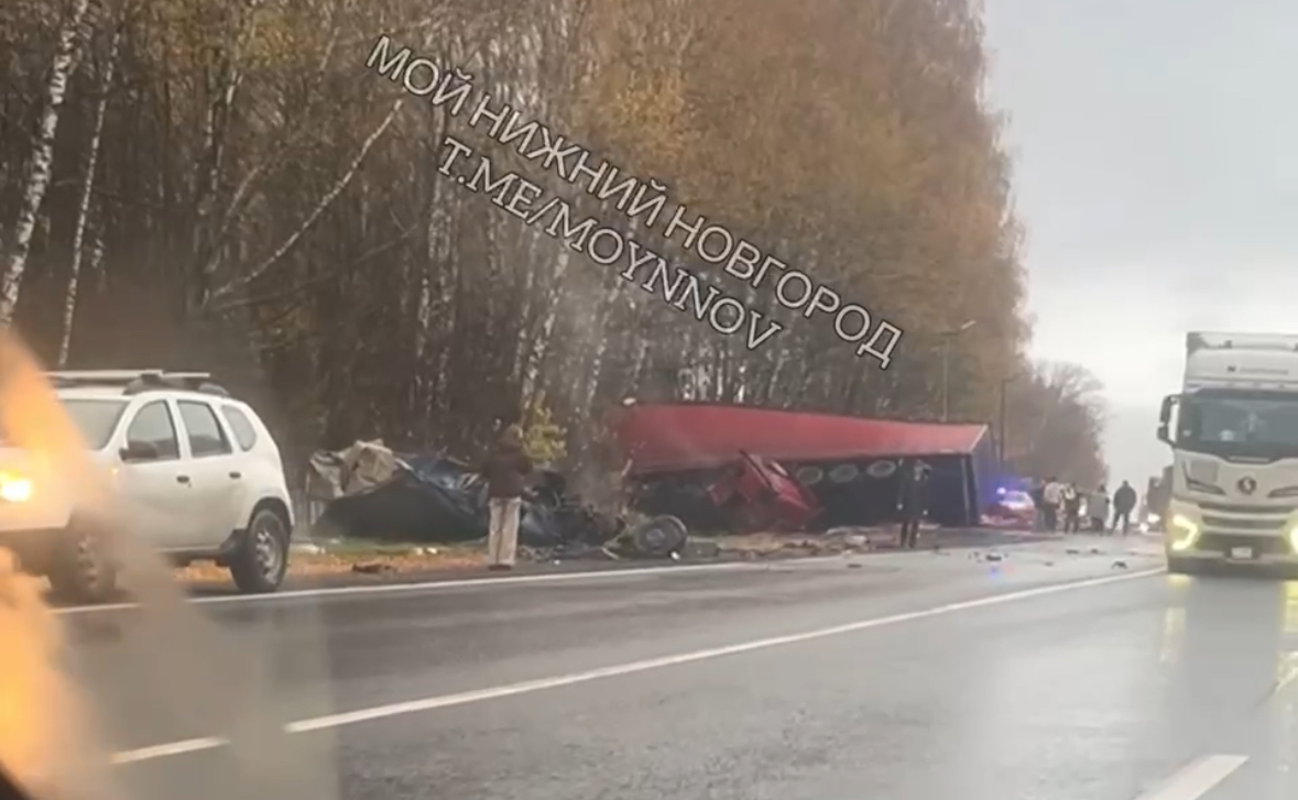 Смертельная авария по пути в Уфу в Кстовском районе и опрокинутая фура напугали нижегородцев